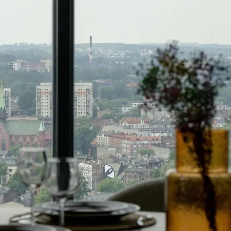 Luxury With Air Conditioning & Parking On The 25th Floor Centre By Renters Prestige Апартаменты Катовице