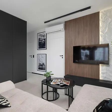 Luxury With Air Conditioning & Parking On The 25th Floor Centre By Renters Prestige *
