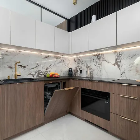 Luxury With Air Conditioning & Parking On The 25th Floor Centre By Renters Prestige Апартаменты