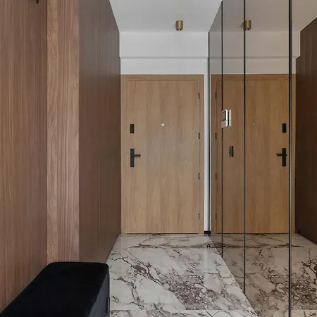 Luxury With Air Conditioning & Parking On The 25th Floor Centre By Renters Prestige Апартаменты *