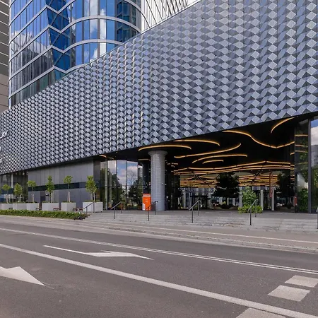Luxury With Air Conditioning & Parking On The 25th Floor Centre By Renters Prestige