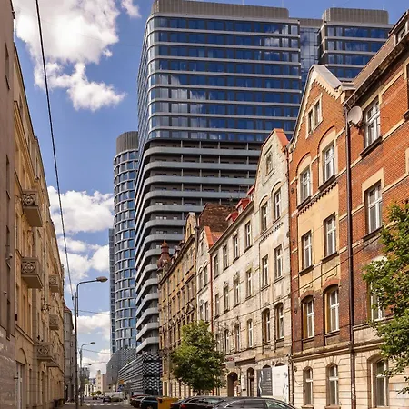 Luxury With Air Conditioning & Parking On The 25th Floor Centre By Renters Prestige
